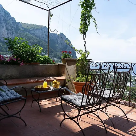 Castello Apartment