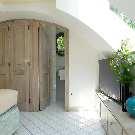 شقة Castello كابري