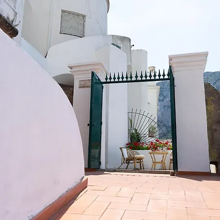 شقة Castello كابري