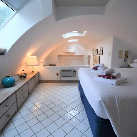 Castello Apartment *